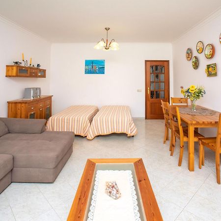 Os Apartamentos A Ramos Na Praia Da Gale Estao Inserido Em Condominio Com Piscina, Fica Apenas A 350 Metros Da Praia Da Gale - Apartamentos Com Ar Condicionado Tanto Nos Quartos Como Na Sala, Smart Tv Com Prime Video E Cozinha Completa Албуфейра Экстерьер фото